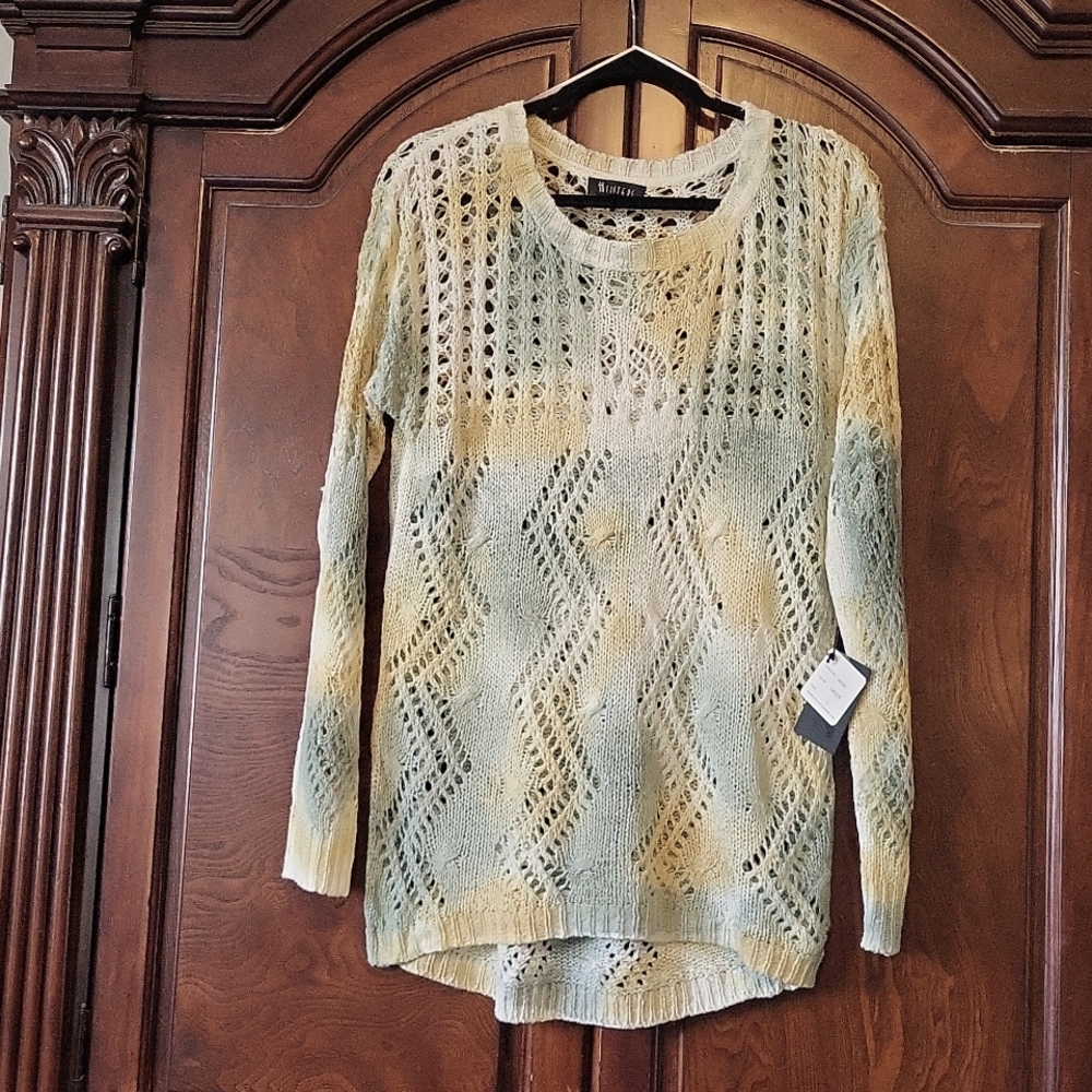 NWT Beautiful crocheted sweater